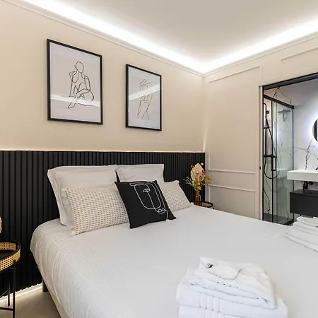 Apartment Beautiful Haussmannian - South Balcony