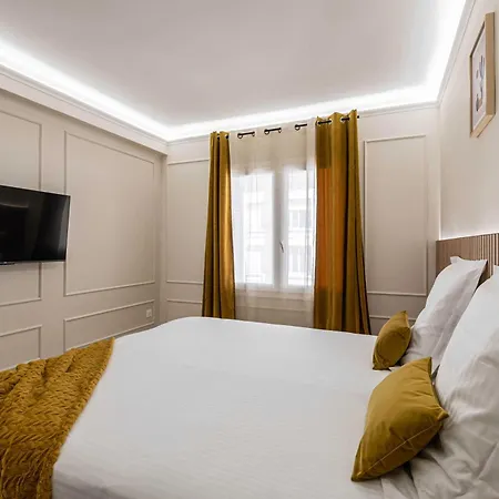 Beautiful Haussmannian - South Balcony Apartment Cannes