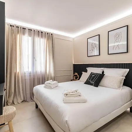 شقة Beautiful Haussmannian - South Balcony *