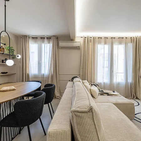 Beautiful Haussmannian - South Balcony * كان