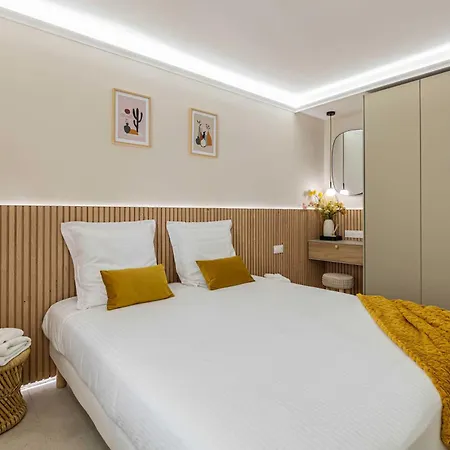 شقة Beautiful Haussmannian - South Balcony كان
